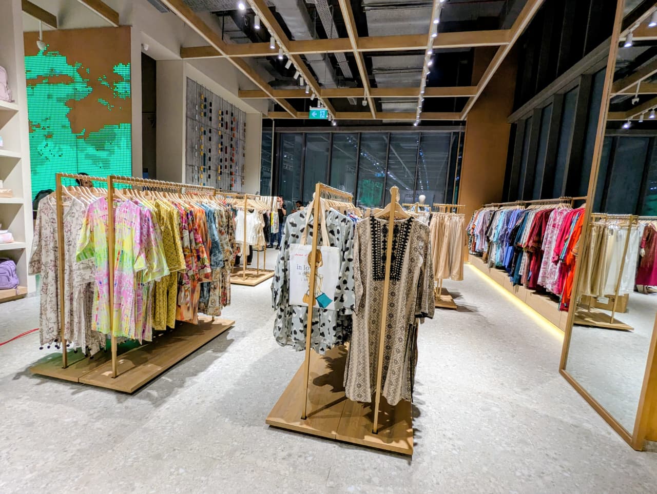 Nishat Linen Emporium Mall: Premium Shopfitting & Retail Fit-Out