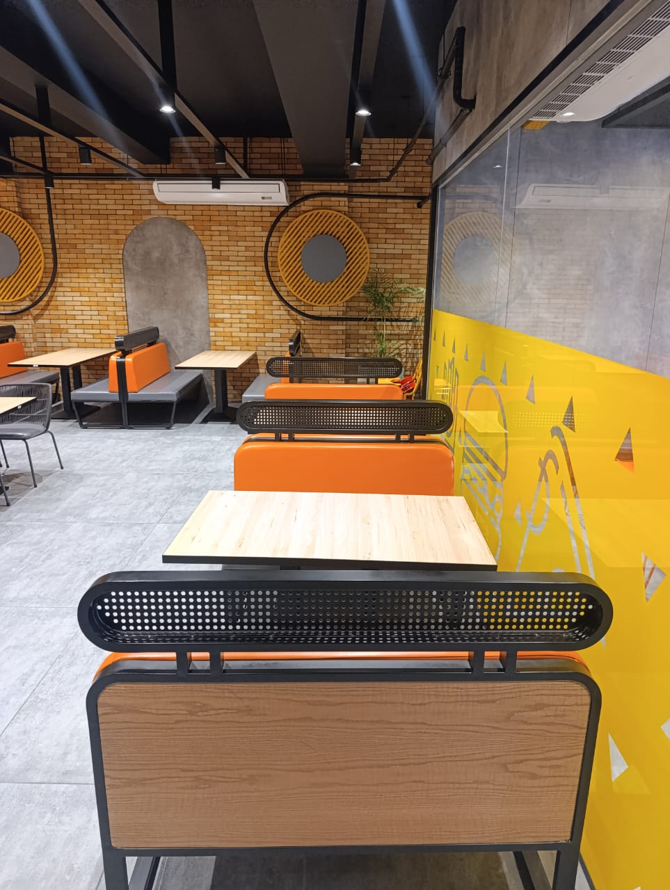 Restaurant Furniture Supply – Cheezious Mardan